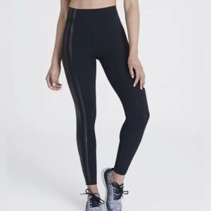 NEW Spanx Sporty Side Stripe High Waisted 7/8 Legging